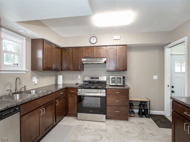 24634 Staghorn Drive, Bedford Heights, OH 44146 Photo 6