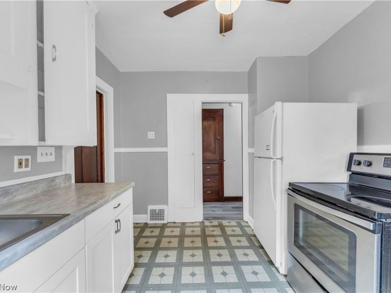 1042 Mozina Drive, Unit 1042/DN, Cleveland, OH 44119 Photo 12