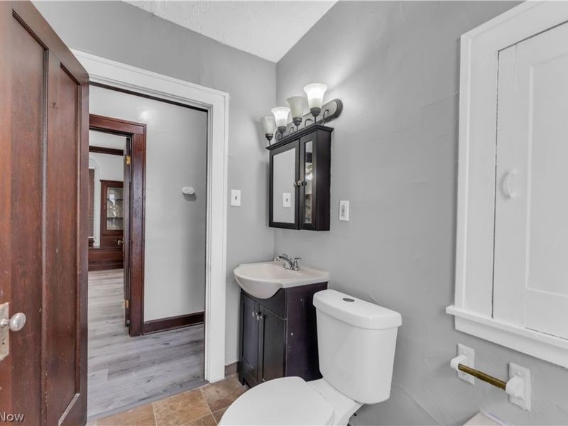 1042 Mozina Drive, Unit 1042/DN, Cleveland, OH 44119 Photo 20