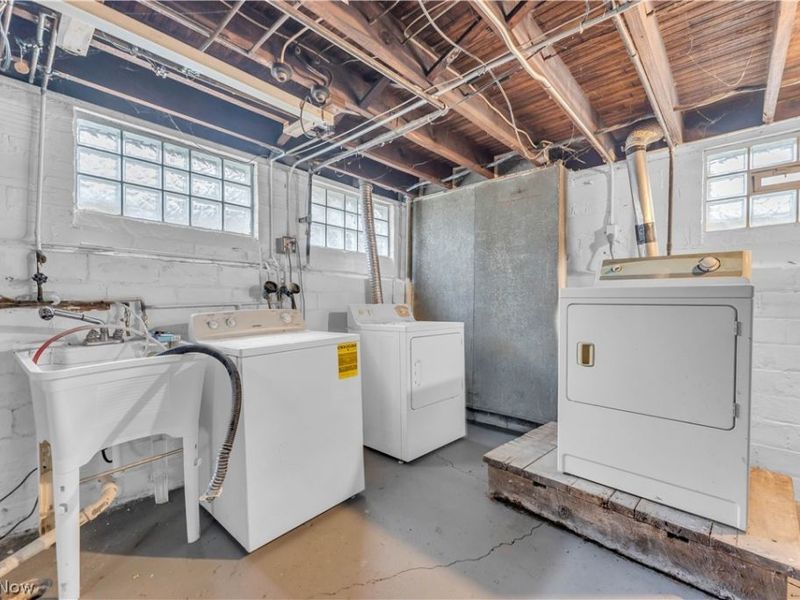 1042 Mozina Drive, Unit 1042/DN, Cleveland, OH 44119 Photo 21