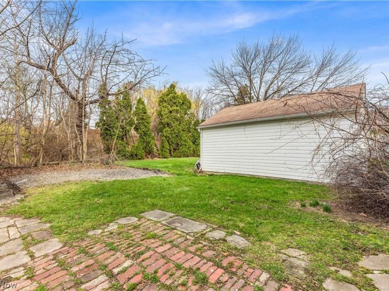 1042 Mozina Drive, Unit 1042/DN, Cleveland, OH 44119 Photo 26