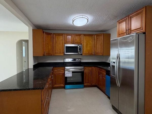 4081 NW 35th Avenue, Lauderdale Lakes, FL 33309