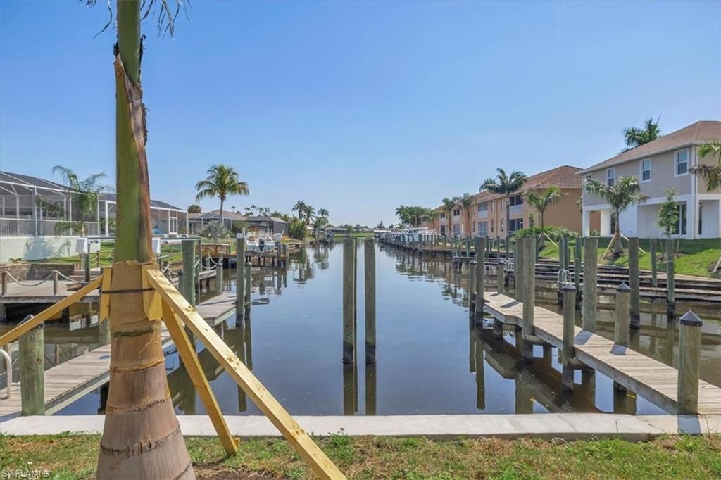 3527 Country Club Blvd, Cape Coral, FL 33904 Photo