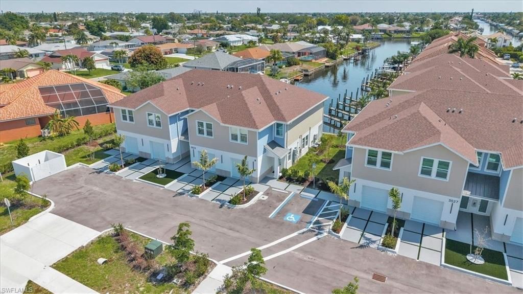 3527 Country Club Blvd, Cape Coral, FL 33904 Photo