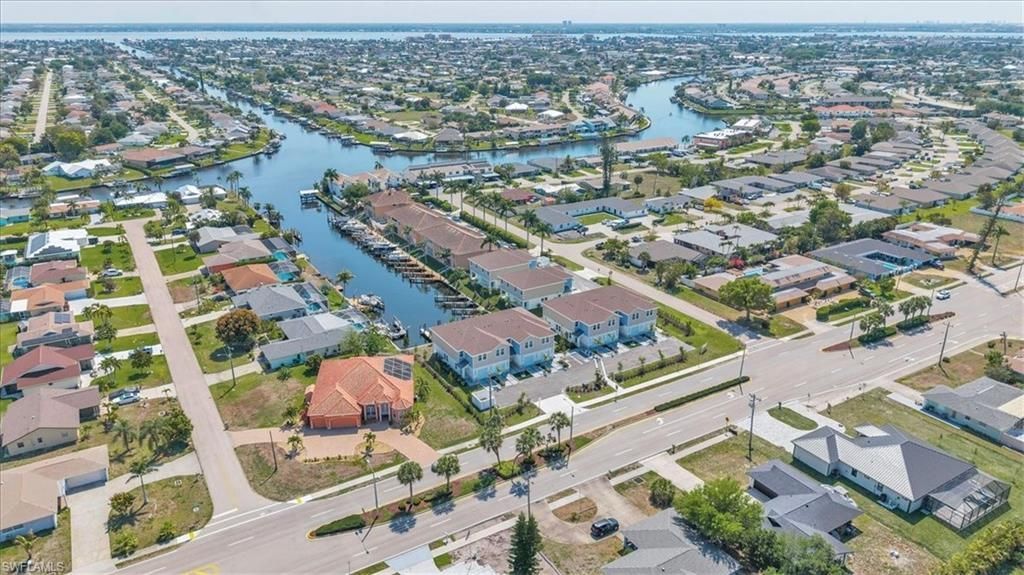 3527 Country Club Blvd, Cape Coral, FL 33904 Photo