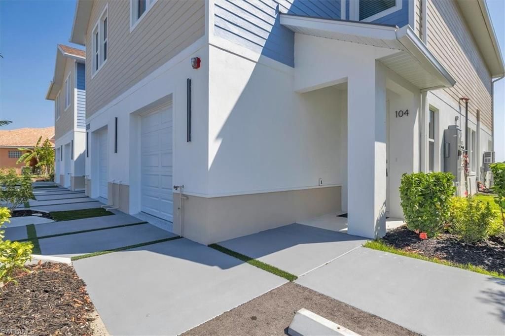 3527 Country Club Blvd, Cape Coral, FL 33904 Photo