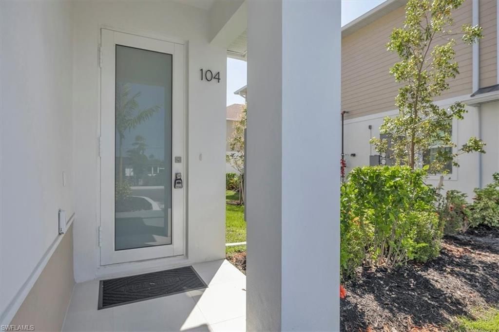 3527 Country Club Blvd, Cape Coral, FL 33904 Photo