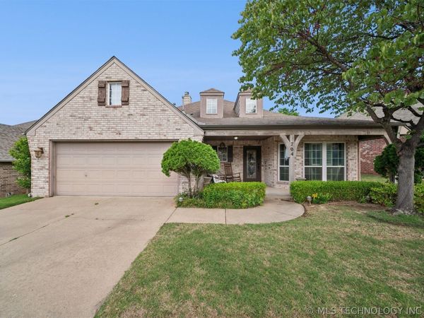 704 W Indianapolis Street, Broken Arrow, OK 74012