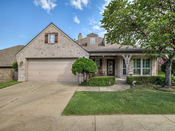 704 W Indianapolis Street, Broken Arrow, OK 74012