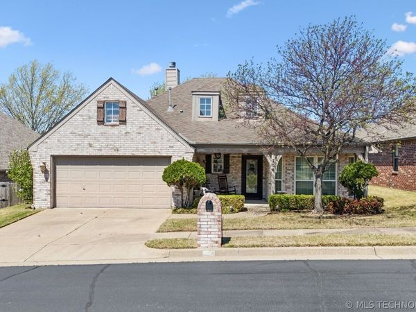 704 W Indianapolis Street , Broken Arrow, OK 74012