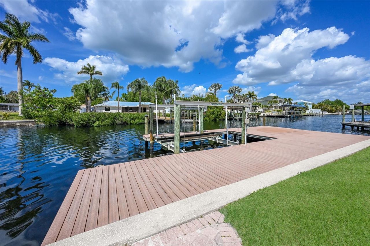 6912 7th Avenue Boulevard Nw, Bradenton, FL 34209 Photo