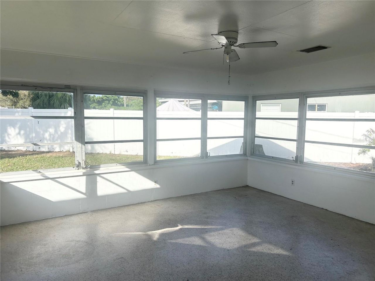 1200 63rd Avenue N, Saint Petersburg, FL 33702 Photo