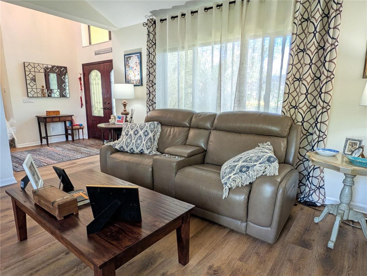 1711 Magdalene Manor Drive , Tampa, FL 33613 Photo