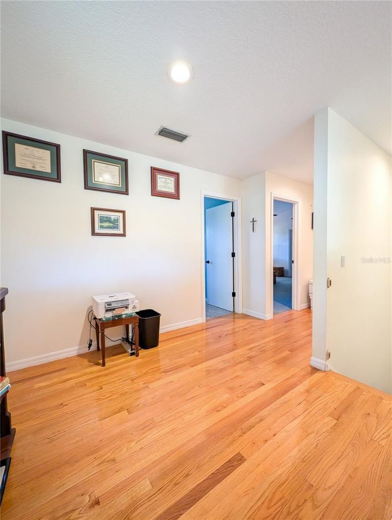 1711 Magdalene Manor Drive , Tampa, FL 33613 Photo