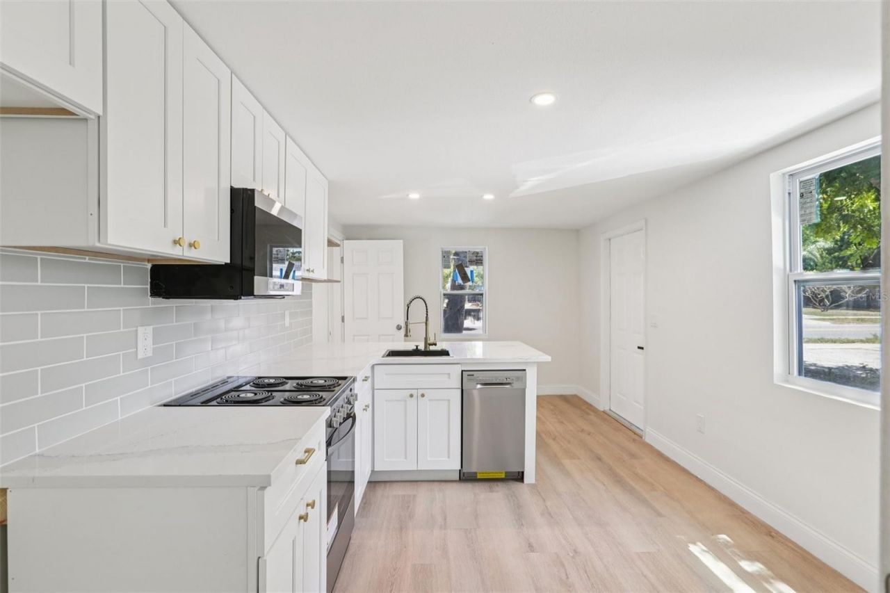 2800 13th Avenue N, Saint Petersburg, FL 33713 Photo