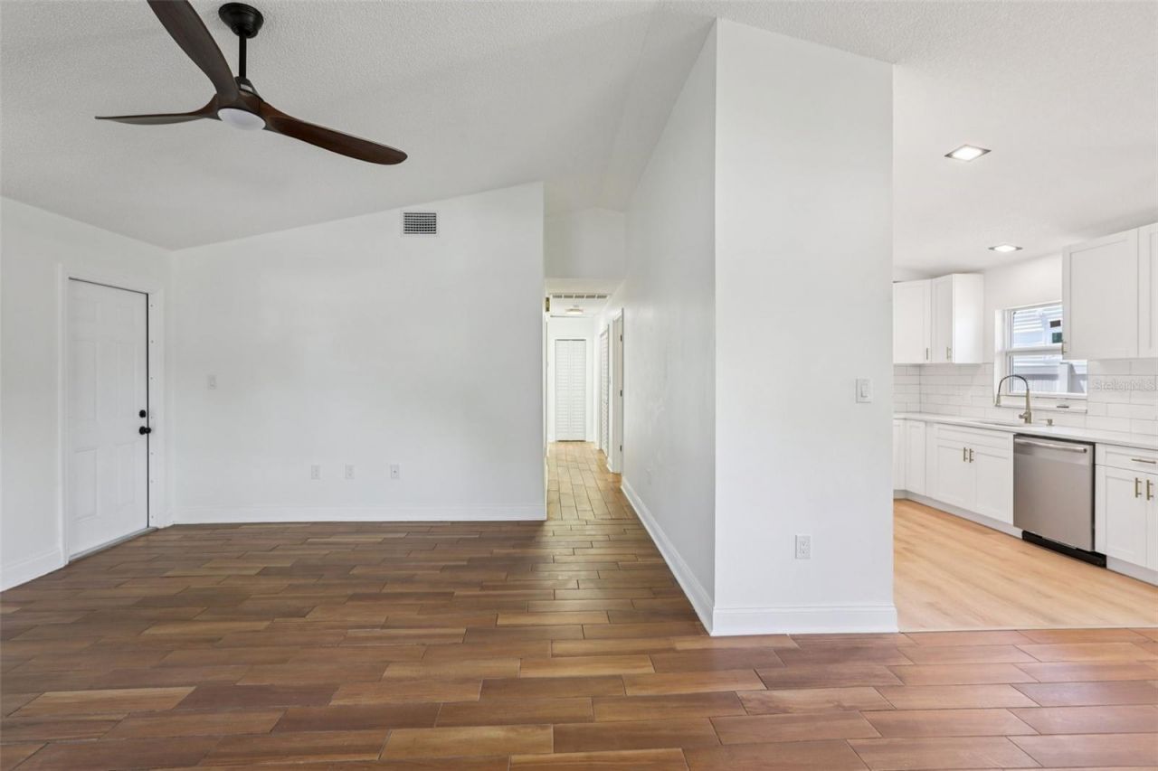 2800 13th Avenue N, Saint Petersburg, FL 33713 Photo