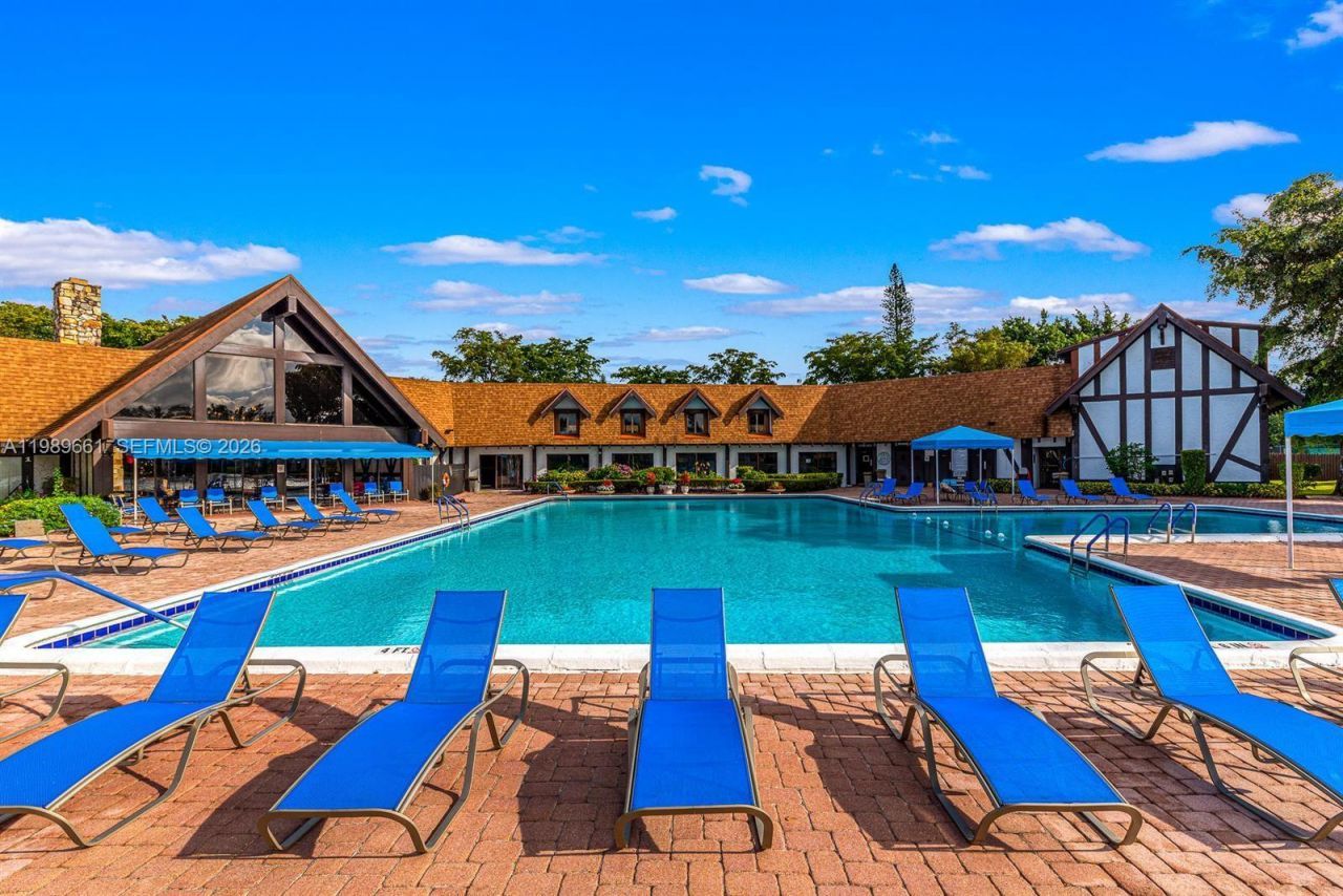 3740 Inverrary Dr , Unit 1T, Lauderhill, FL 33319 Photo