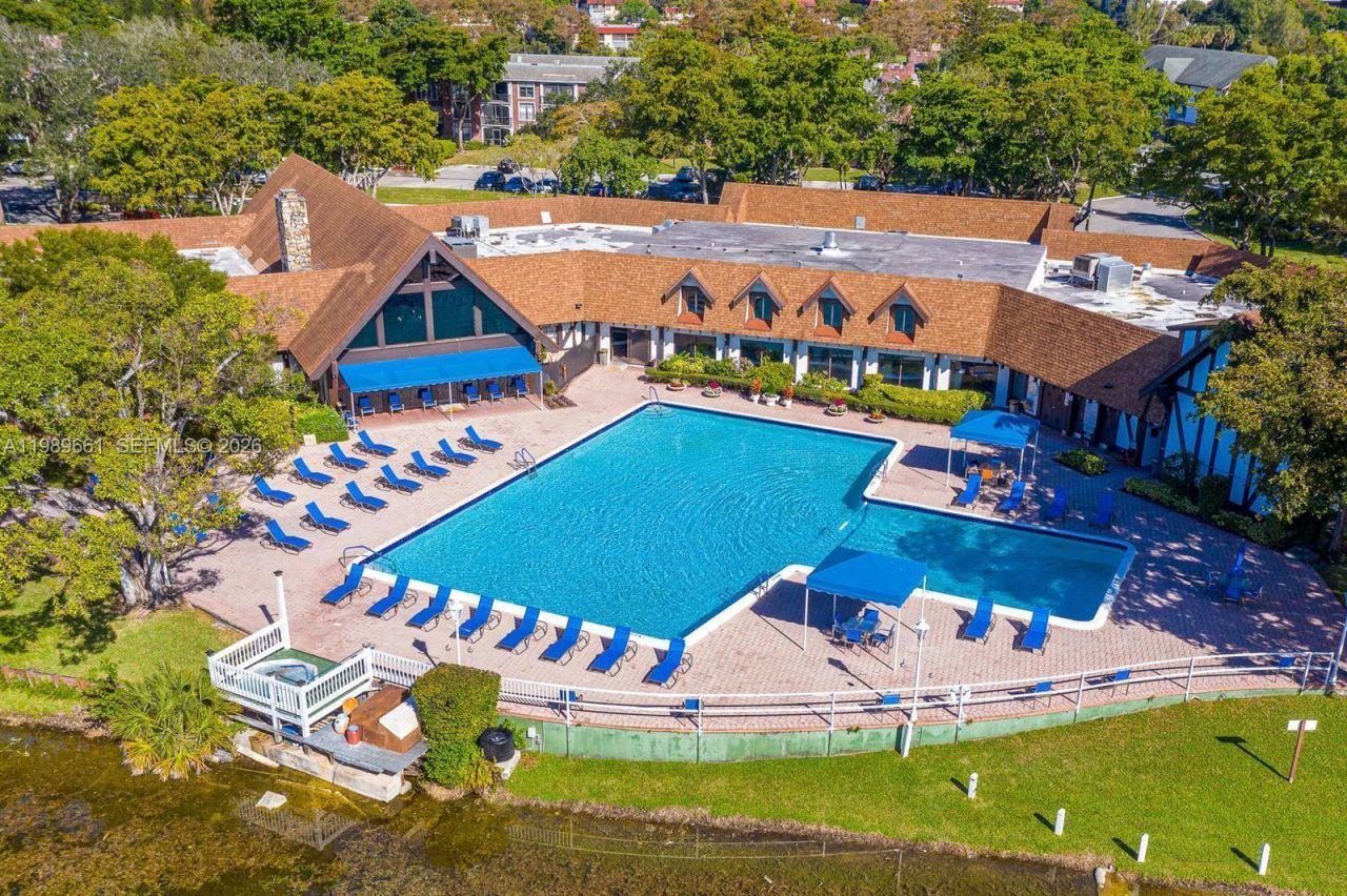 3740 Inverrary Dr , Unit 1T, Lauderhill, FL 33319 Photo