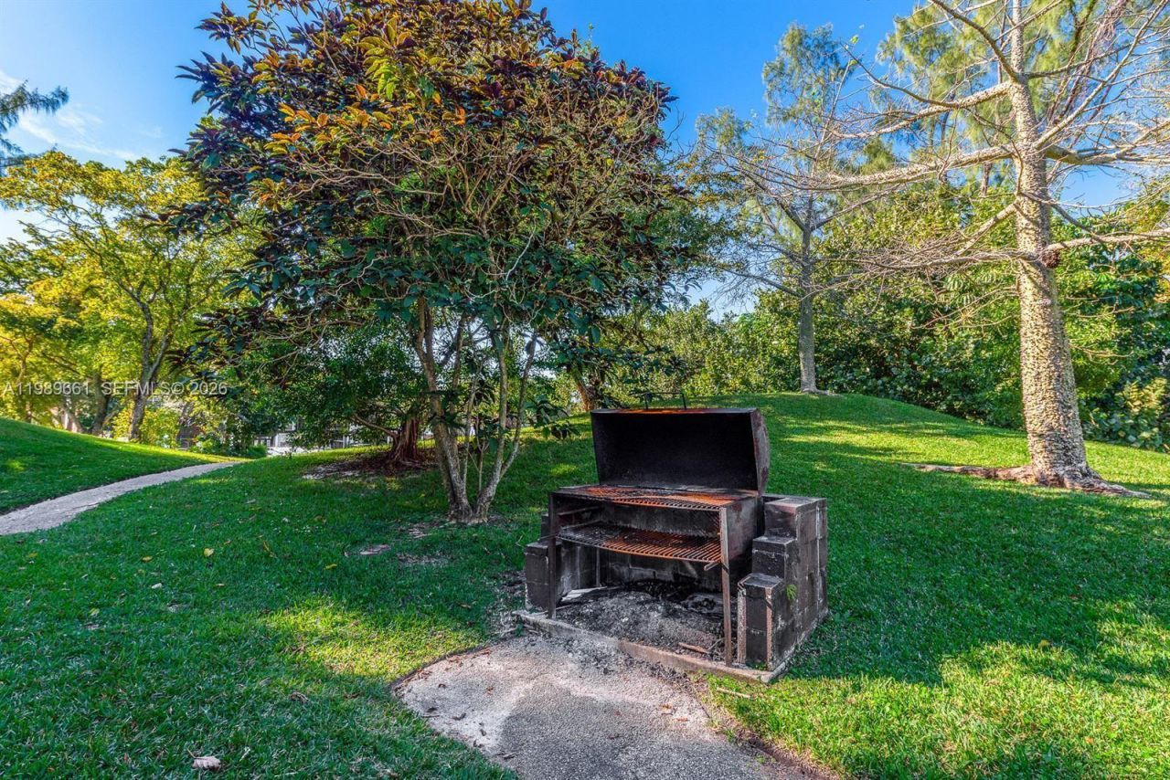 3740 Inverrary Dr , Unit 1T, Lauderhill, FL 33319 Photo