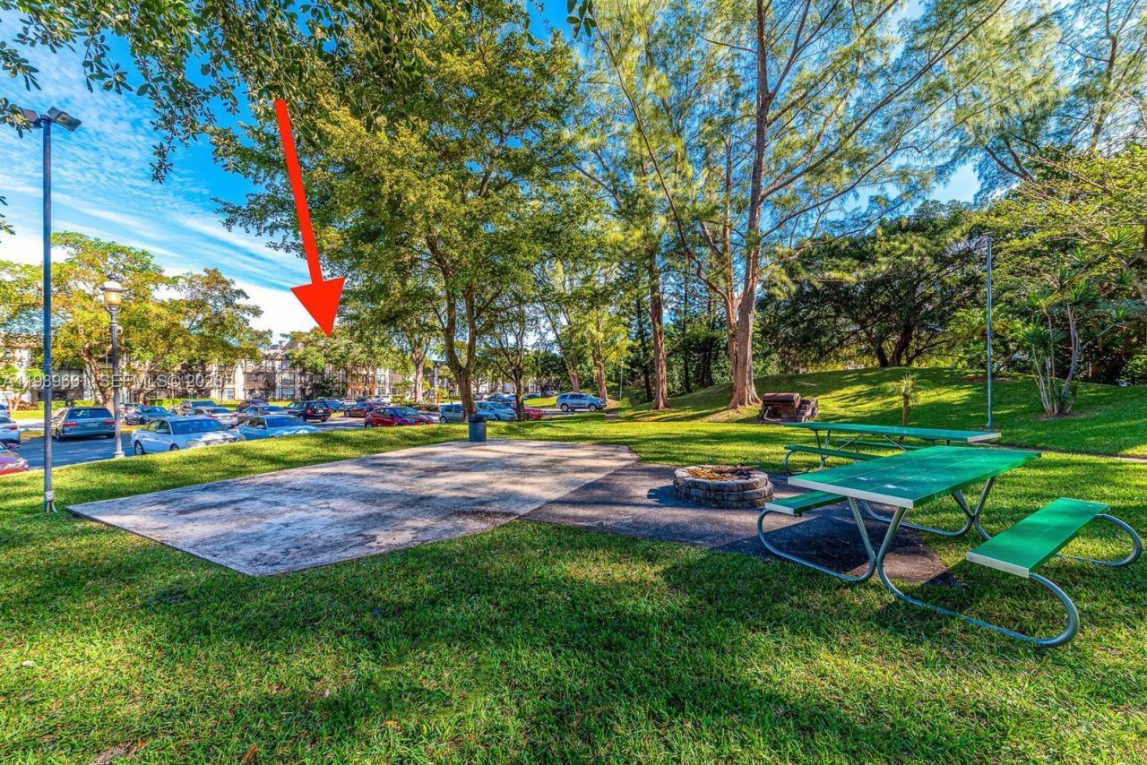 3740 Inverrary Dr , Unit 1T, Lauderhill, FL 33319 Photo