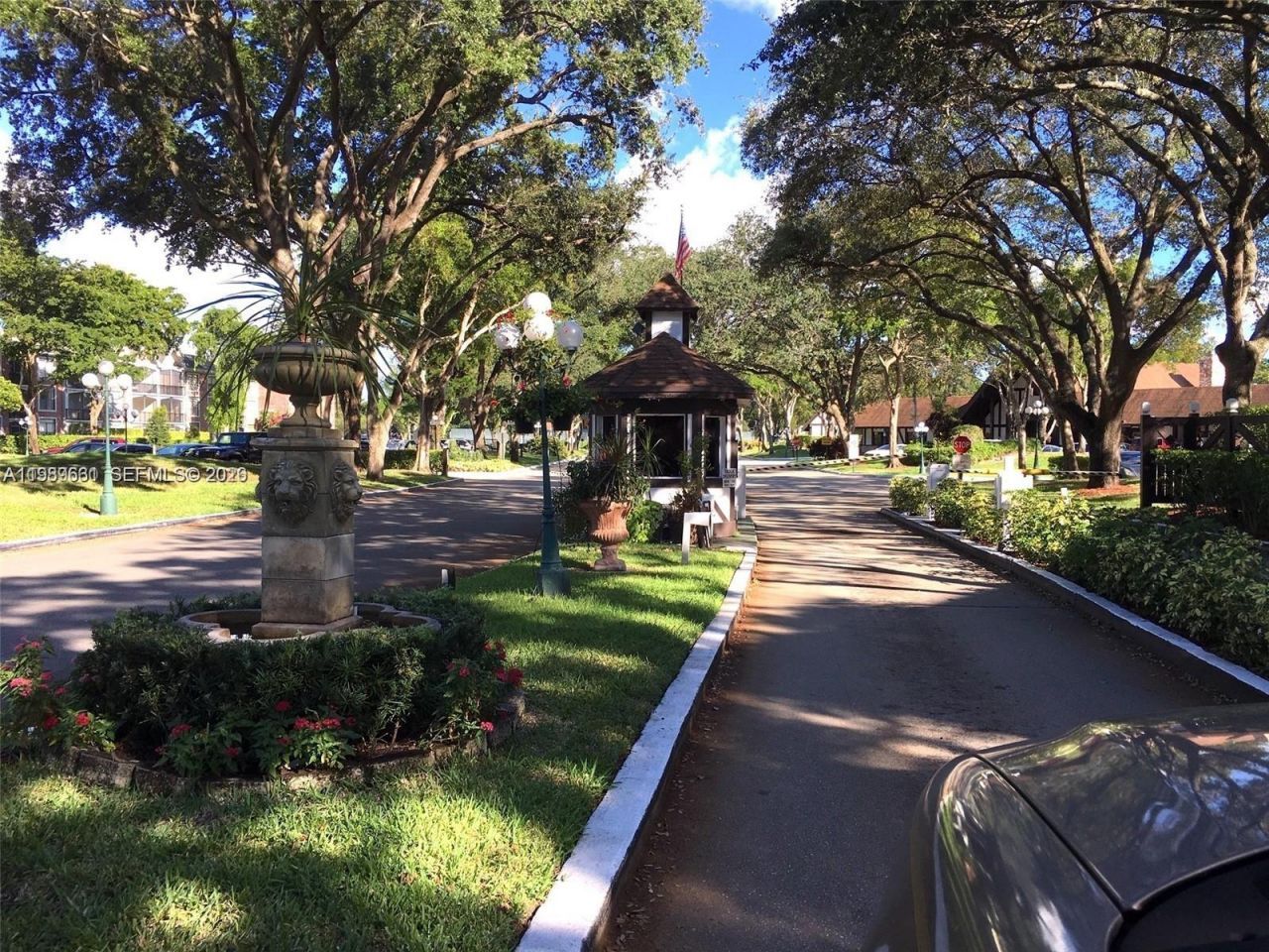 3740 Inverrary Dr , Unit 1T, Lauderhill, FL 33319 Photo