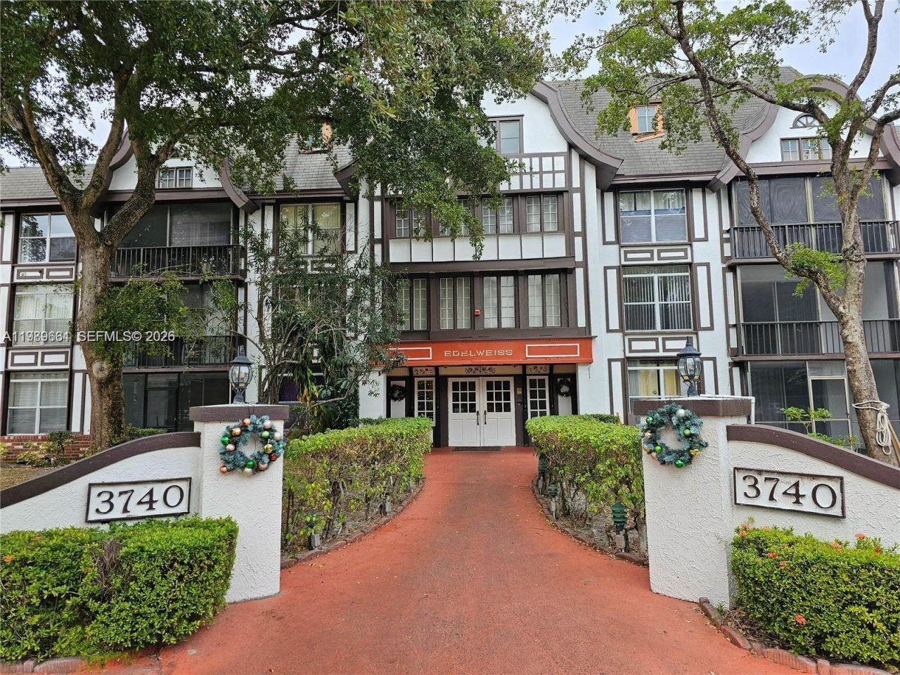 3740 Inverrary Dr , Unit 1T, Lauderhill, FL 33319 Photo