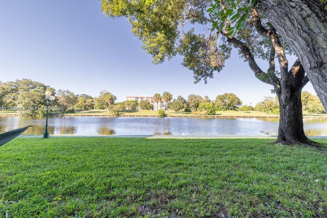 3740 Inverrary Dr , Unit 1T, Lauderhill, FL 33319 Photo