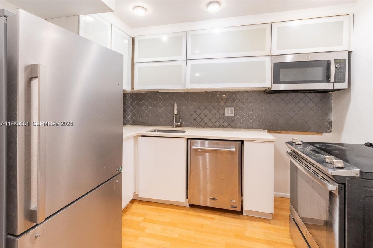 3740 Inverrary Dr , Unit 1T, Lauderhill, FL 33319 Photo