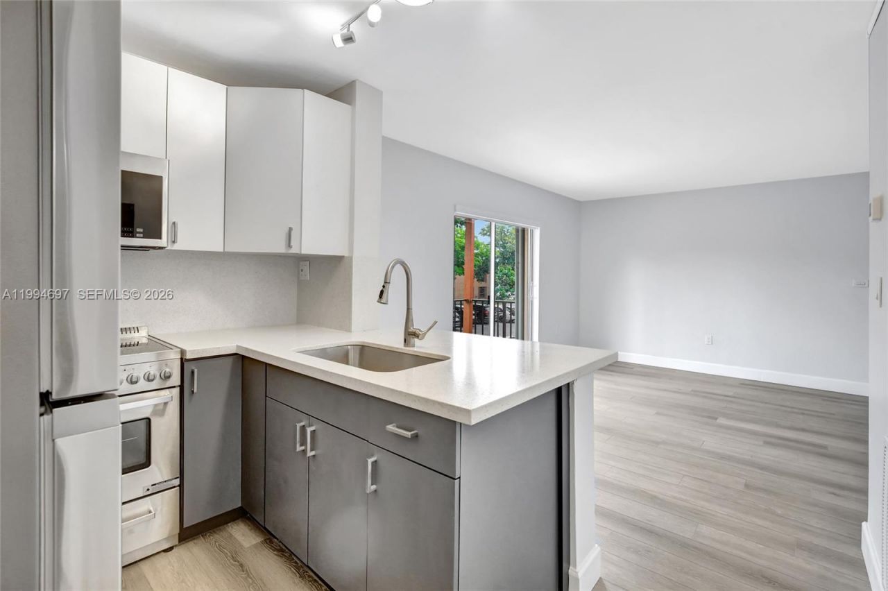 7241 Miami Lakes Dr , Unit D14, Miami Lakes, FL 33014 Photo