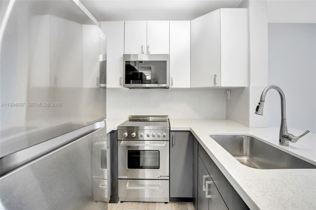 7241 Miami Lakes Dr , Unit D14, Miami Lakes, FL 33014 Photo