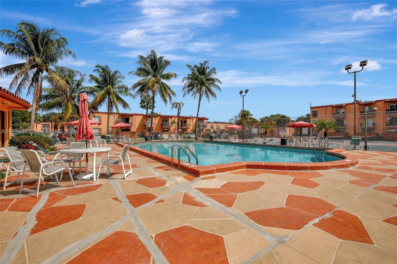 7241 Miami Lakes Dr , Unit D14, Miami Lakes, FL 33014 Photo