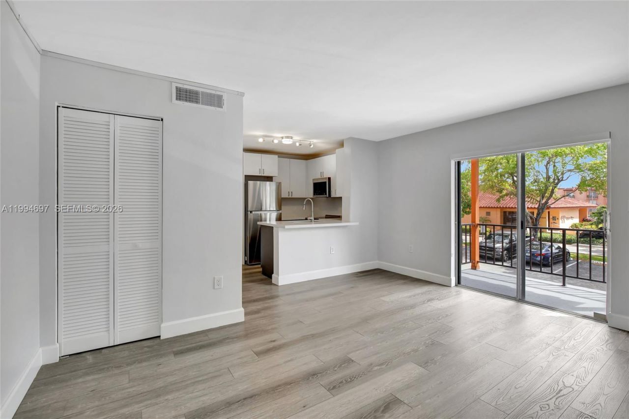 7241 Miami Lakes Dr , Unit D14, Miami Lakes, FL 33014 Photo