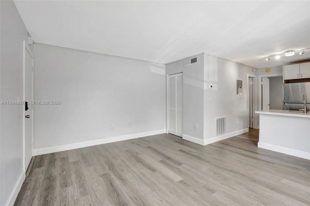 7241 Miami Lakes Dr , Unit D14, Miami Lakes, FL 33014 Photo