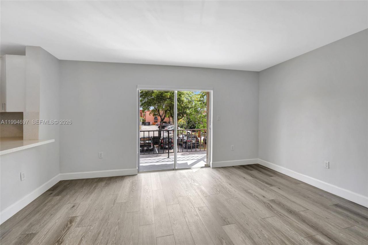 7241 Miami Lakes Dr , Unit D14, Miami Lakes, FL 33014 Photo