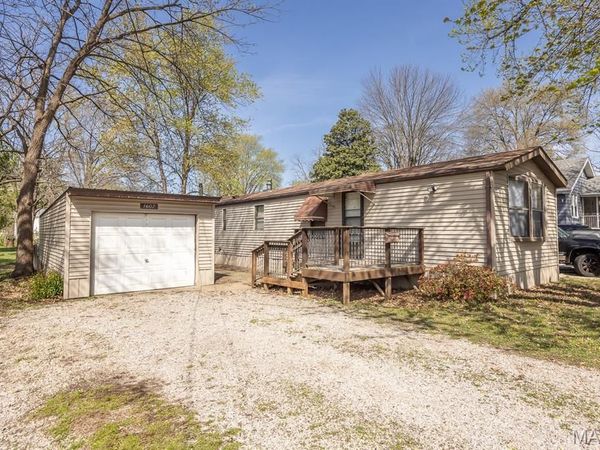 1607 Duncan Avenue, Swansea, IL 62226