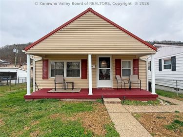 407 Dupont Avenue, Nitro, WV 25143
