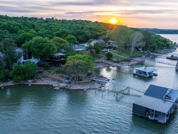 440 Lakeside Drive, Brownwood, TX 76801