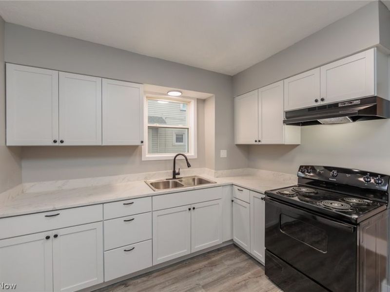 1038 W 11th Street, Lorain, OH 44052 Photo 10