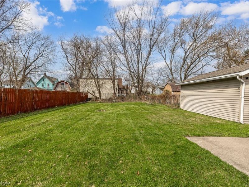 1038 W 11th Street, Lorain, OH 44052 Photo 4