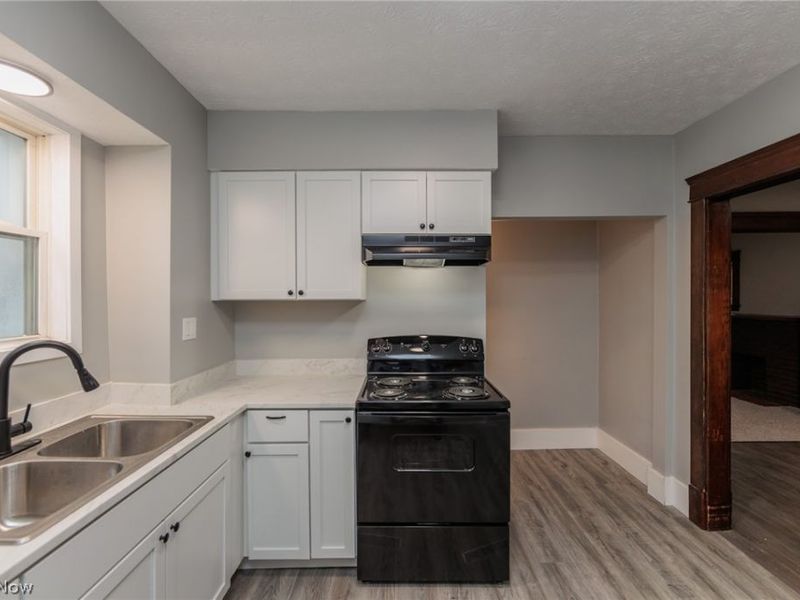 1038 W 11th Street, Lorain, OH 44052 Photo 7