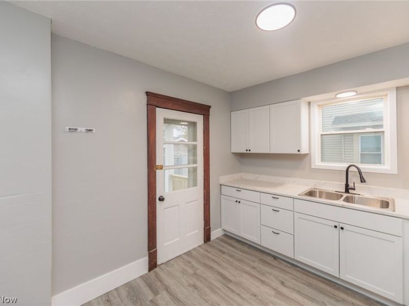 1038 W 11th Street, Lorain, OH 44052 Photo 8