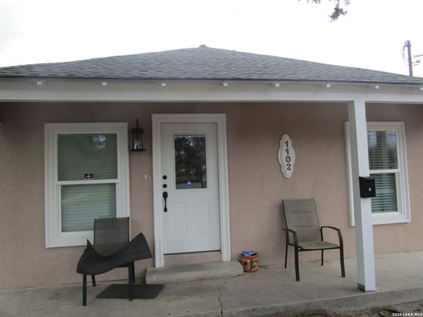 1102 saint marys, Beeville, TX 78102