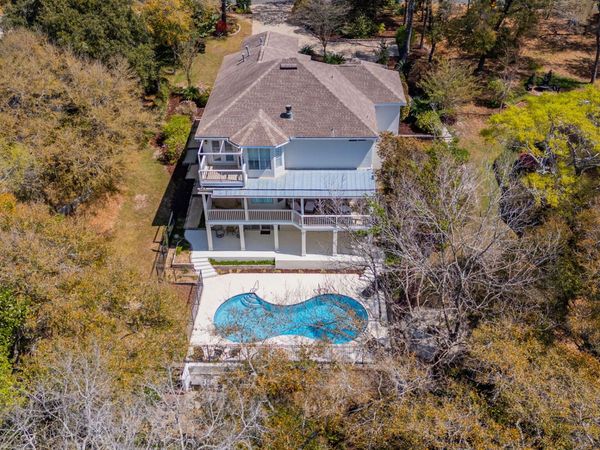 2760 Edgewater Drive, Niceville, FL 32578