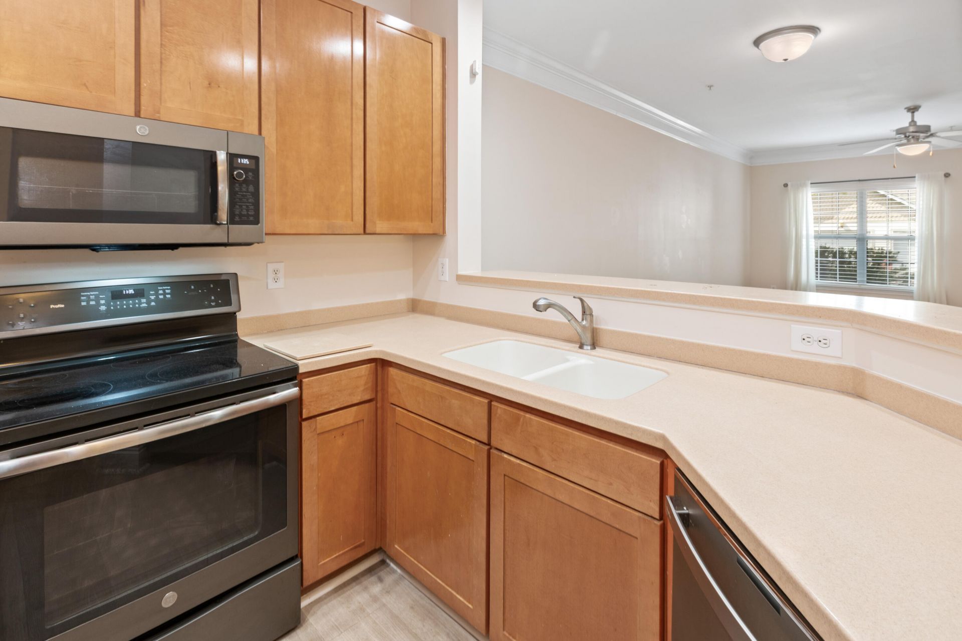 1307 Basildon Road Photo 12