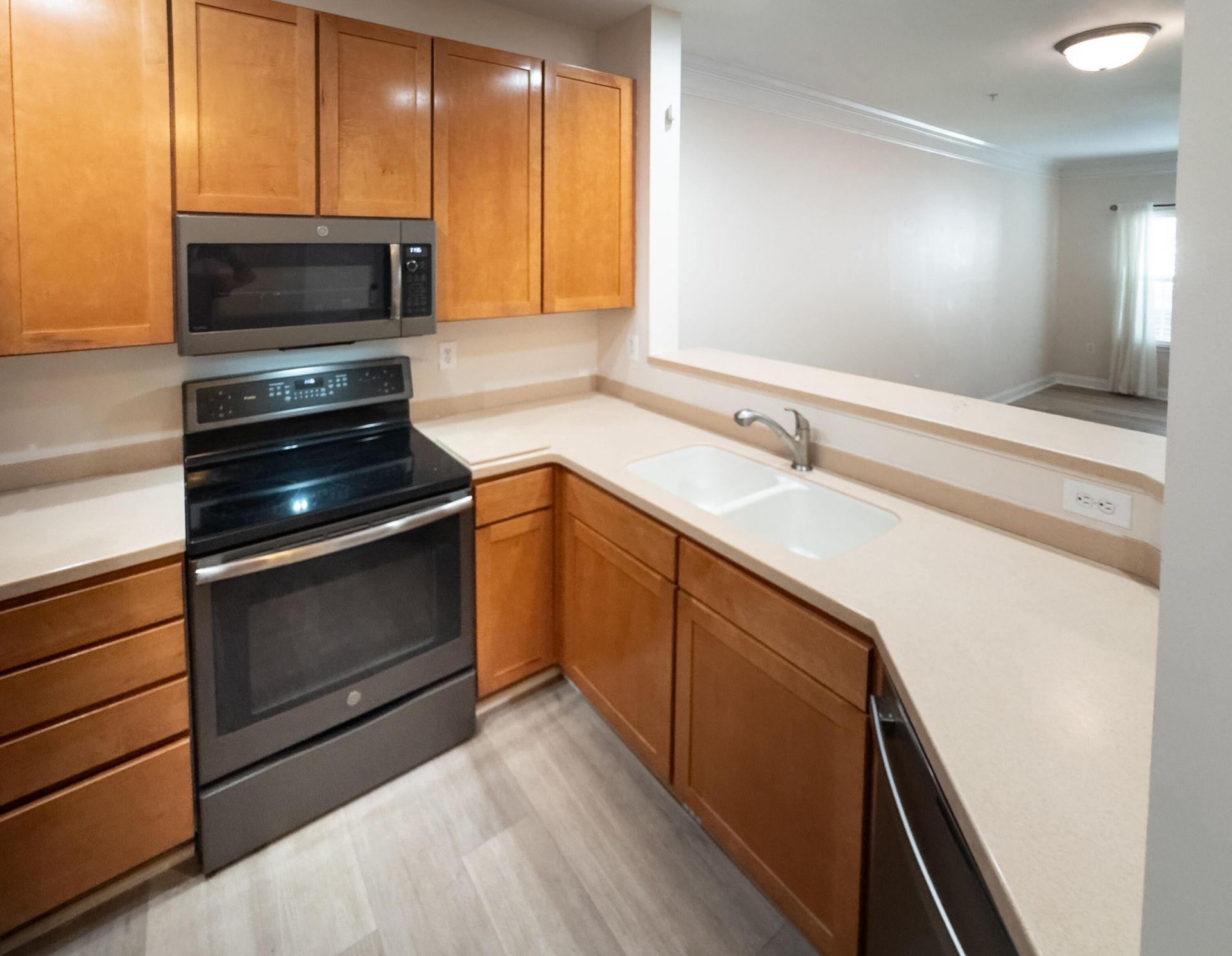 1307 Basildon Road Photo 13