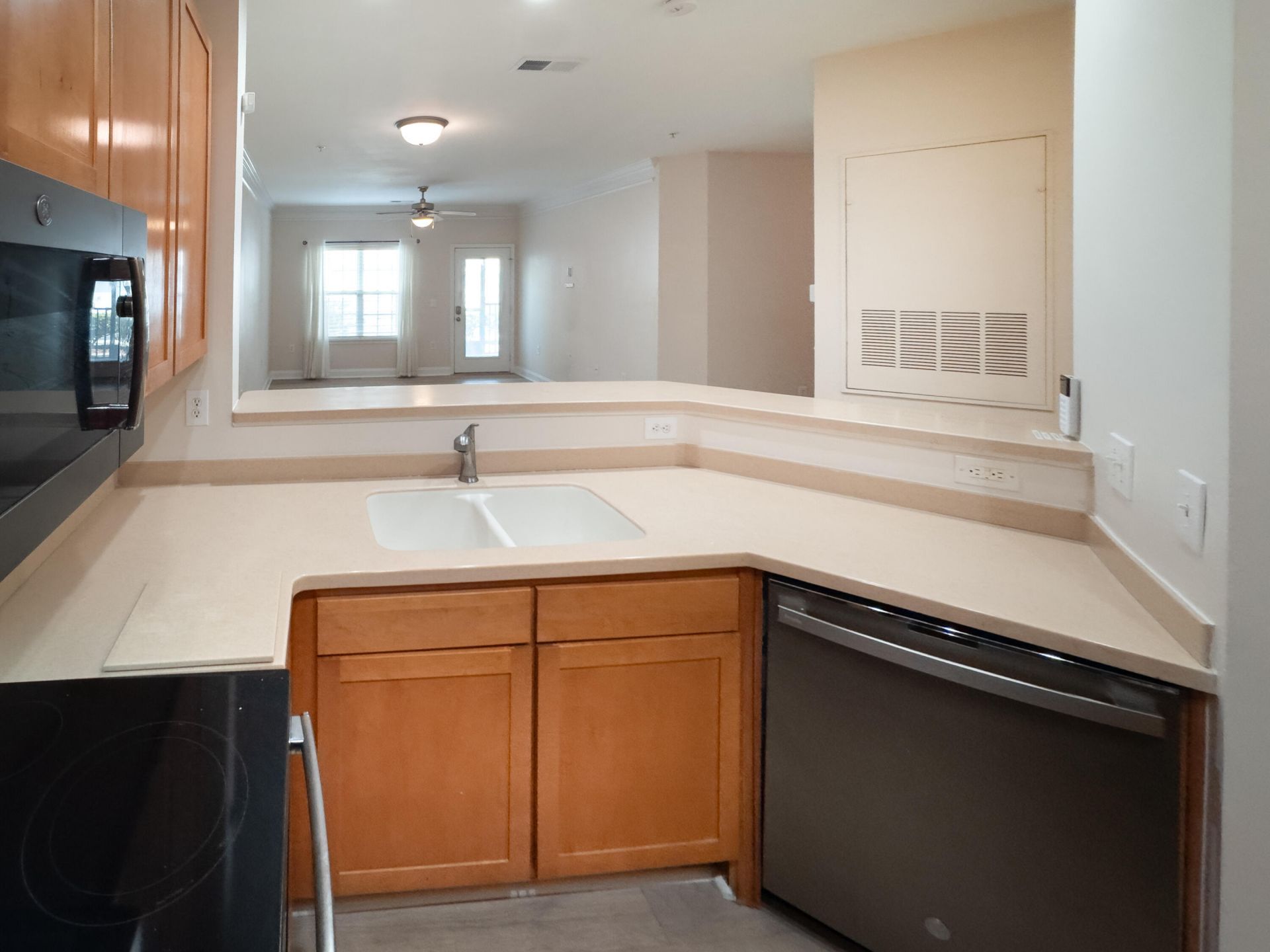 1307 Basildon Road Photo 14