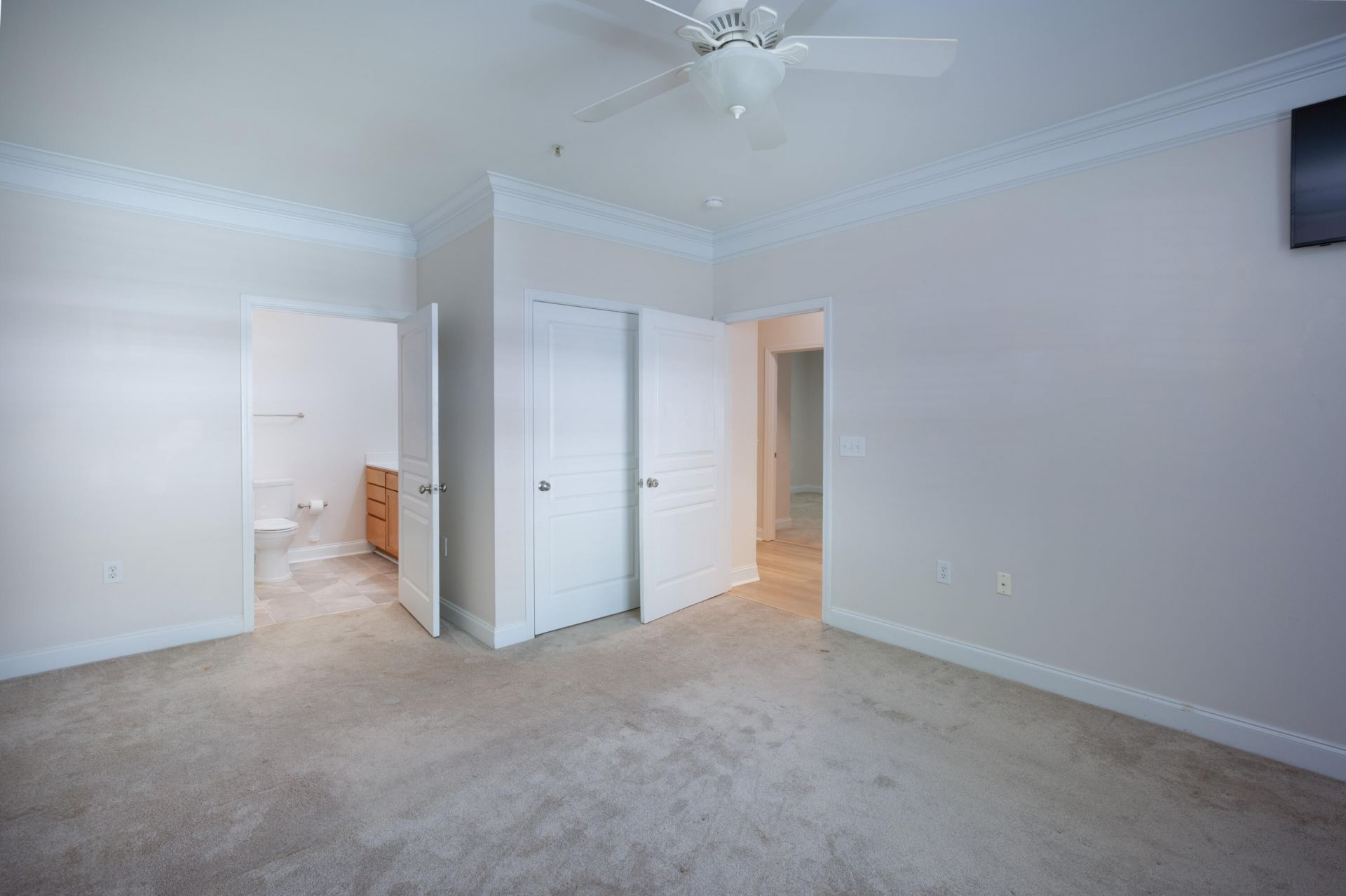 1307 Basildon Road Photo 17