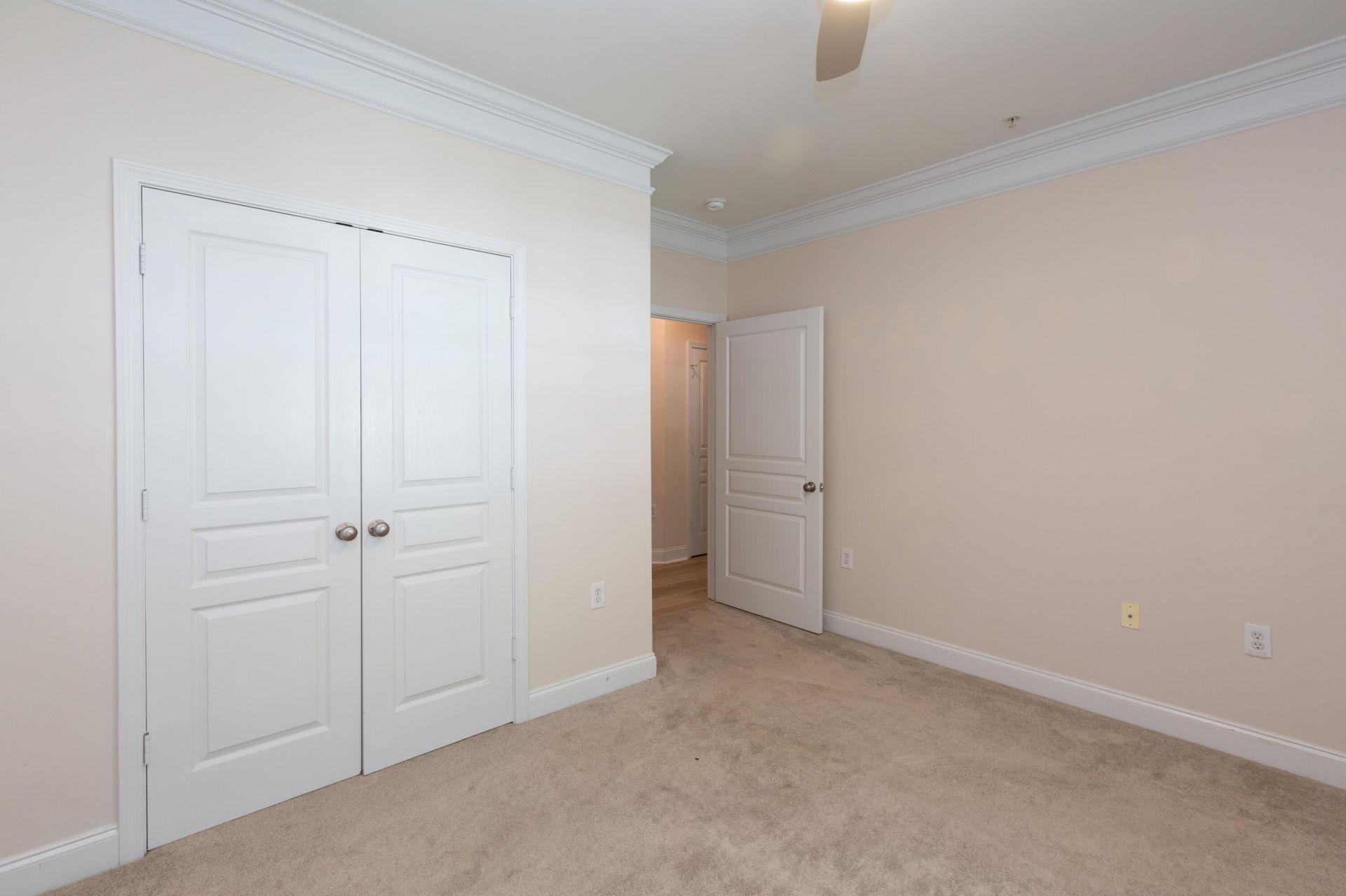 1307 Basildon Road Photo 23