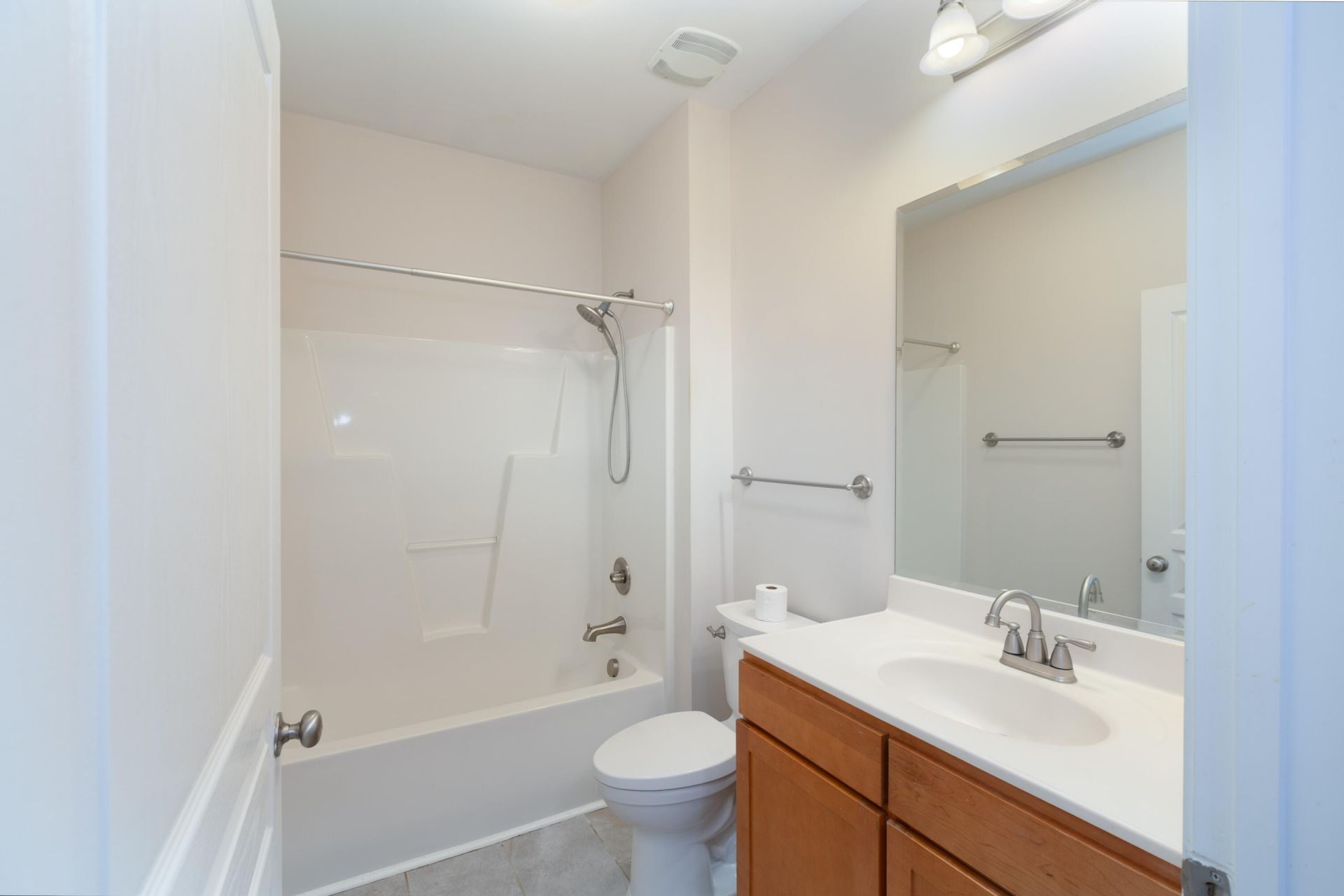 1307 Basildon Road Photo 29