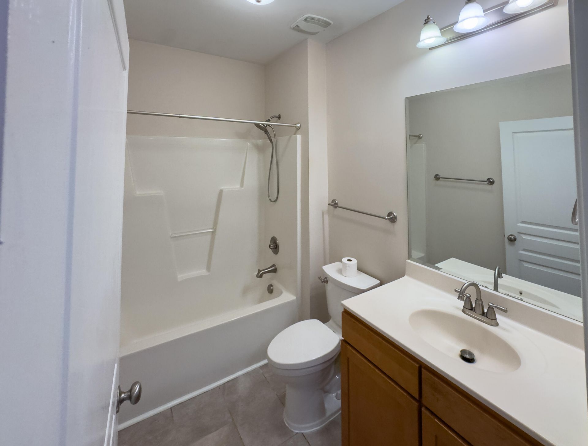 1307 Basildon Road Photo 33